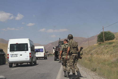 PKK silahsız erleri bombaladı