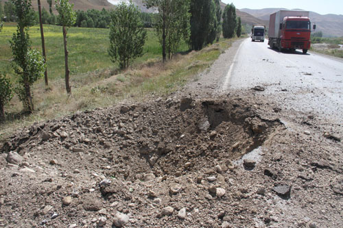 PKK silahsız erleri bombaladı