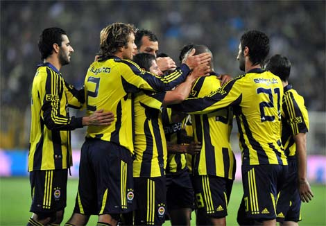 Fenerbahçe farkı kapıyor