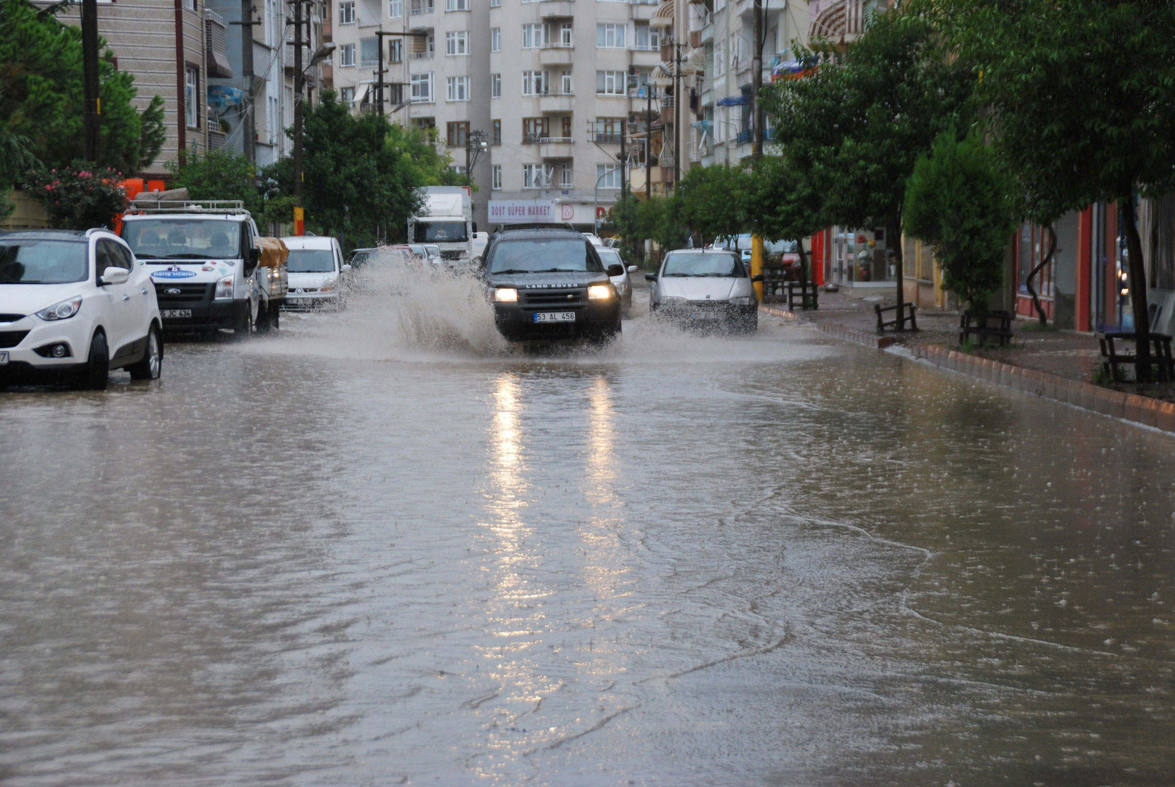 Bafra bayrama sel ile uyandı