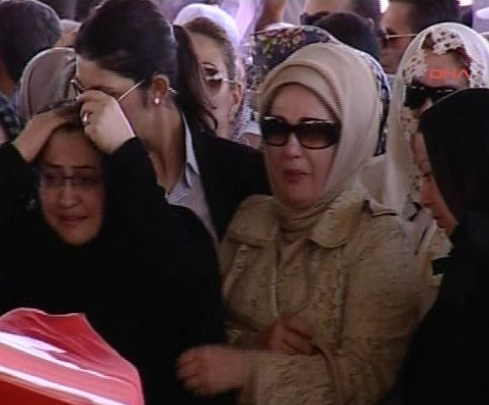 Erdoğan cenazede hüngür hüngür ağladı
