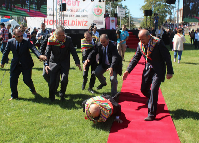 Devlet Bahçeli öyle fena düştü ki...