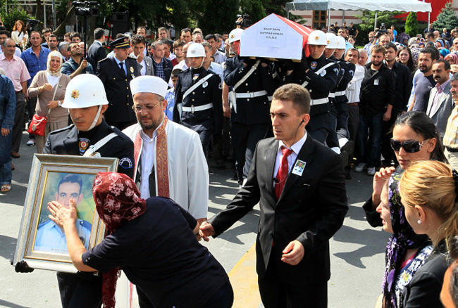 Şehit polise hüzünlü veda