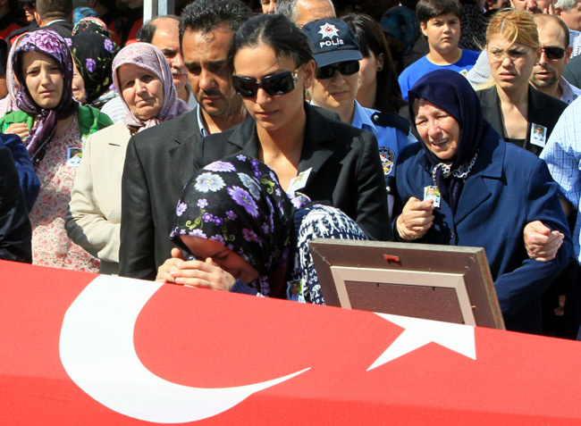 Şehit polise hüzünlü veda