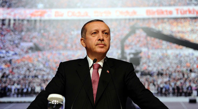 Erdoğan'dan Kurtulmuş'a AK Parti rozeti