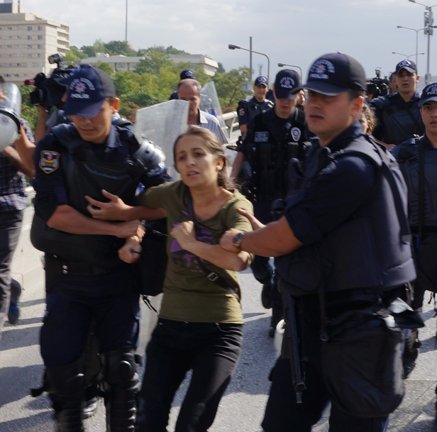Erdoğan'a protestoya gözaltı