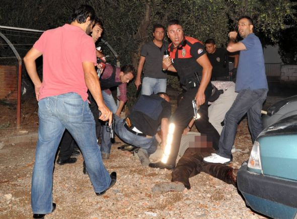 Antalya'da polise saldırı:3 şehit