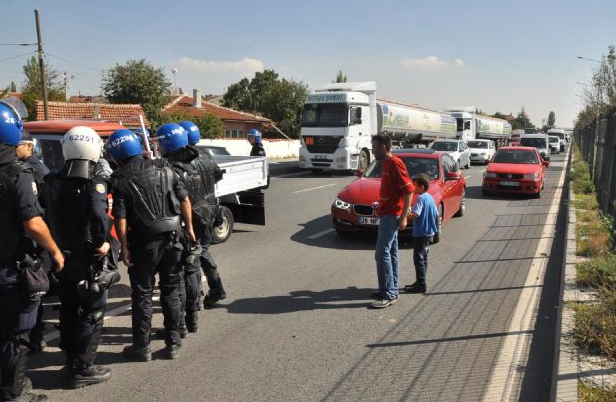 Sen misin protesto eden?