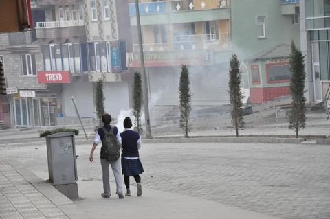 Hakkari sokakları savaş alanına döndü