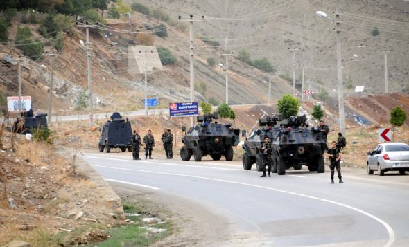 Kahraman polise soruşturma şoku