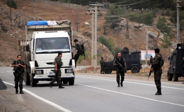 Kahraman polise soruşturma şoku