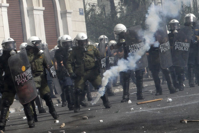 Atina'daki protesto ölümle sonuçlandı