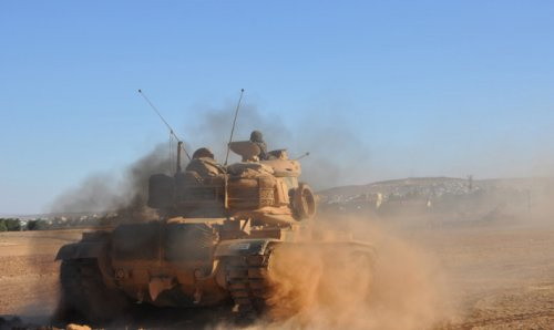 Suriye sınırında tank tatbikatı