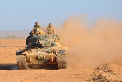 Suriye sınırında tank tatbikatı