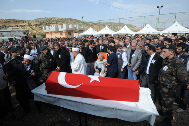 Hakkari şehitleri toprağa verildi