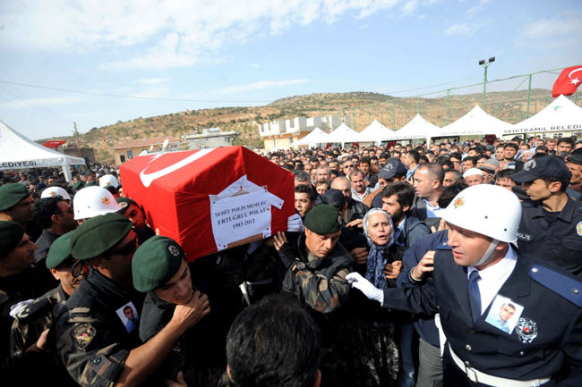 Hakkari şehitleri toprağa verildi