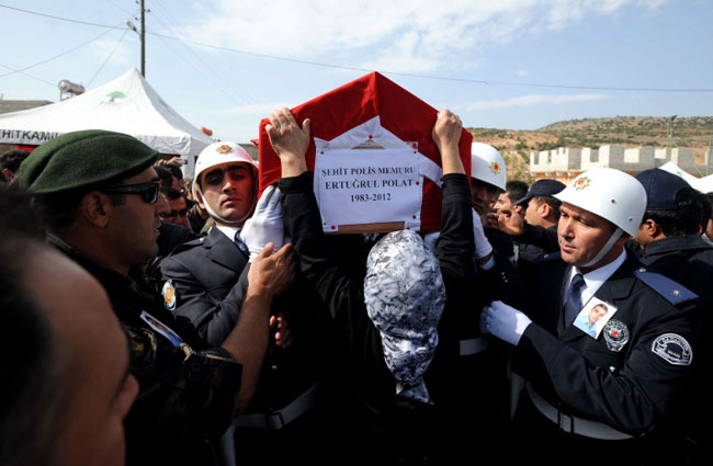 Hakkari şehitleri toprağa verildi