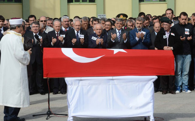 Hakkari şehitleri toprağa verildi