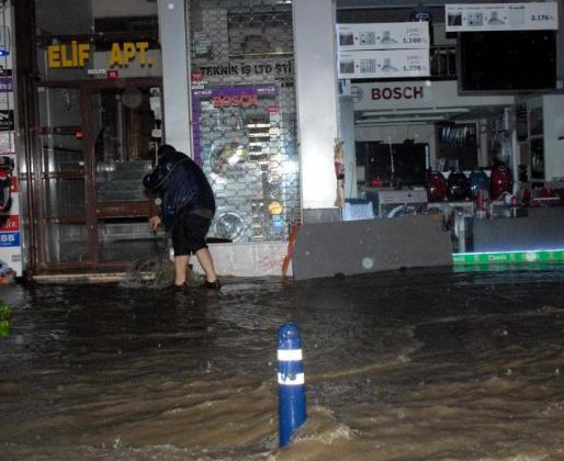 İstanbul sular altında kaldı!