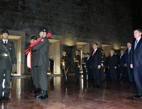 Devlet erkanı Anıtkabir'de!