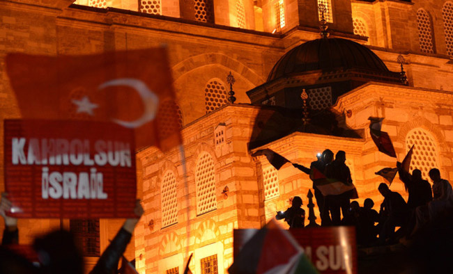 Fatih Camii'nde İsrail'e tepki