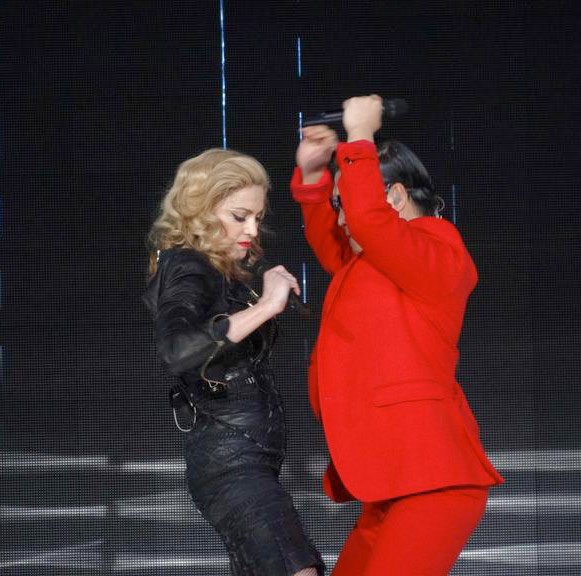 Madonna gangnam dansı yaptı
