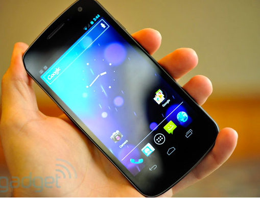 Google Nexus 4 bir saatte tükendi