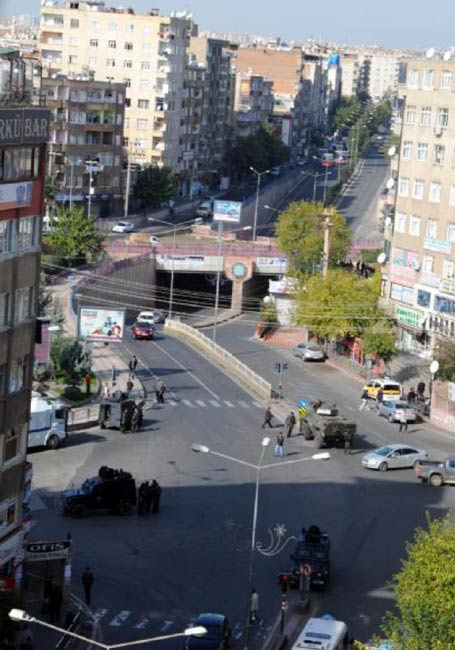 Diyarbakır'da gergin bekleyiş