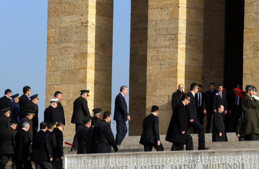 YAŞ toplantısı öncesi Anıtkabir ziyareti!