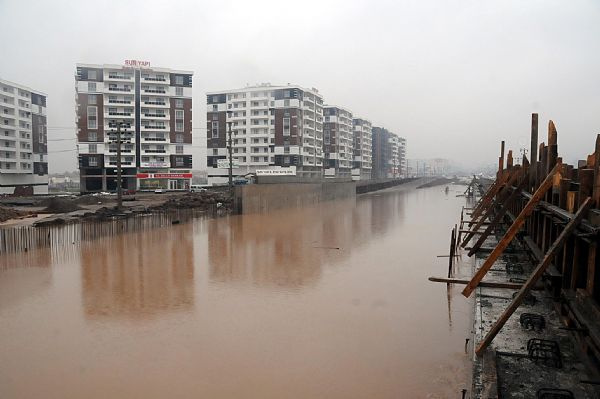 Diyarbakır sulara gömüldü