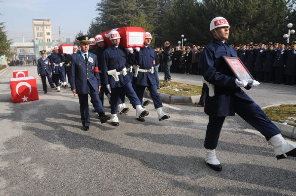 Şehit arkadaşları için hüngür hüngür ağladılar