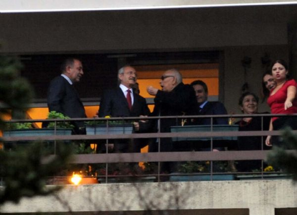 Kılıçdaroğlu Yaşar Kemal'i ziyaret etti