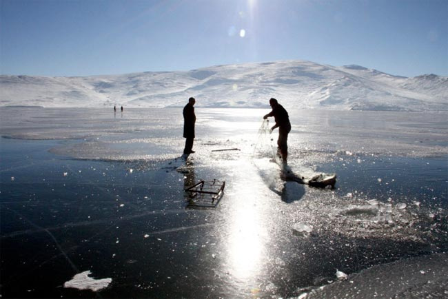 Ardahan'da eskimo usulü balık avı