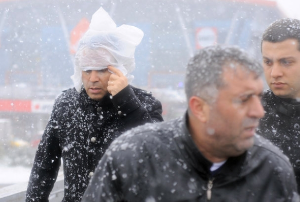 Kar İstanbulluları perişan etti!