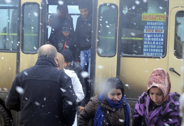 Kar İstanbulluları perişan etti!