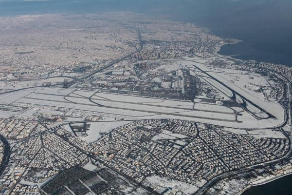 Karlı İstanbul gökyüzünden böyle görünüyor!