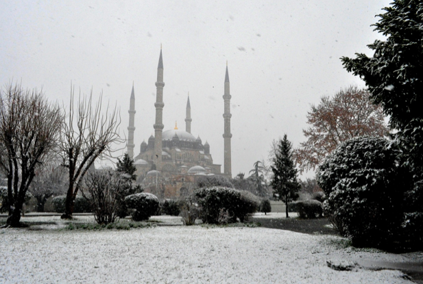 Ve kar Edirne'den giriş yaptı