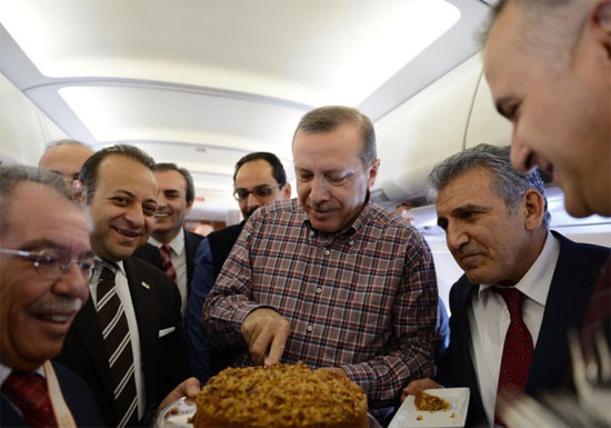 Pastasını Erdoğan kesti