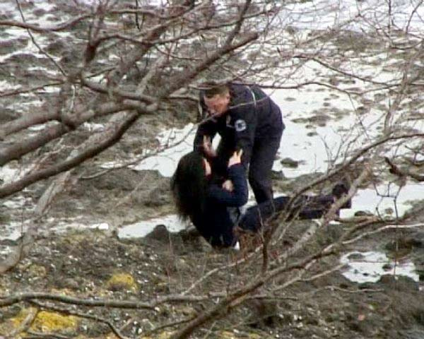 Polis son anda kadını yakaladı