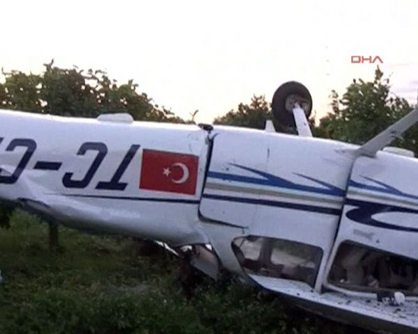 Mersin'de eğitim uçağı düştü