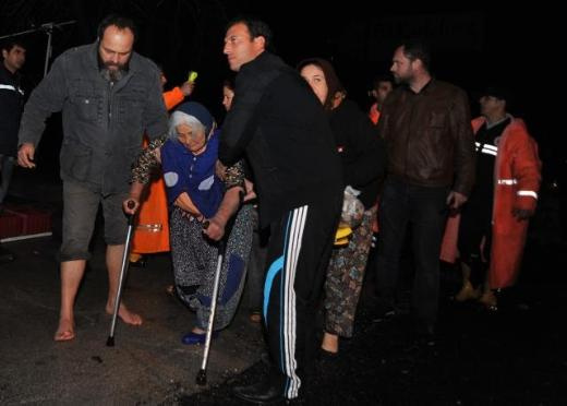 Antalya'da sel: 3 çocuk kayıp