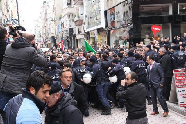 Samsun'da da BDP'lilere yönelik saldırı!