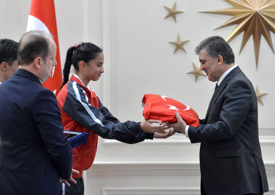 Abdullah Gül'e anlamlı hediye