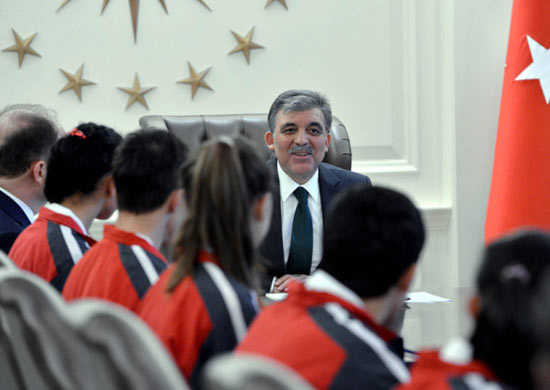 Abdullah Gül'e anlamlı hediye