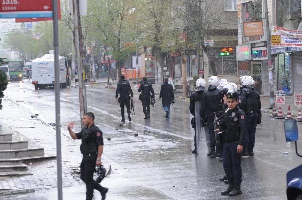 Polis bu mahalleyi ablukaya aldı