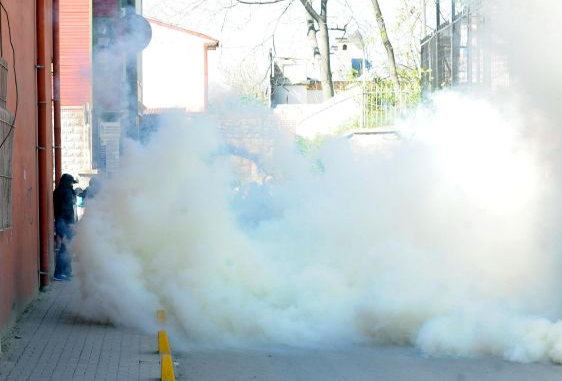 İstanbul Üniversitesi'nde maskeli ve sopalı saldırı