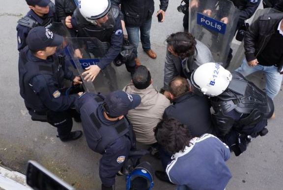 İstanbul Üniversitesi karıştı: 56 gözaltı 