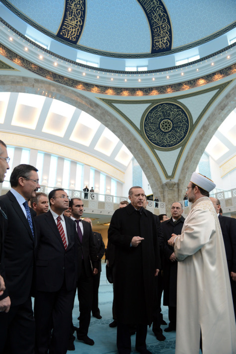 Erdoğan ilklerin camisini açtı