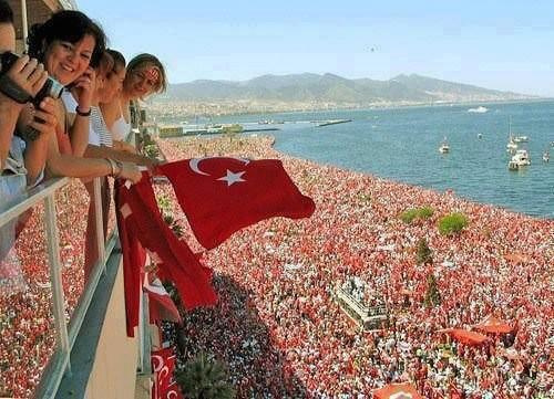 MHP'lilerden 'Ne çektin Tayyip' pankartı!