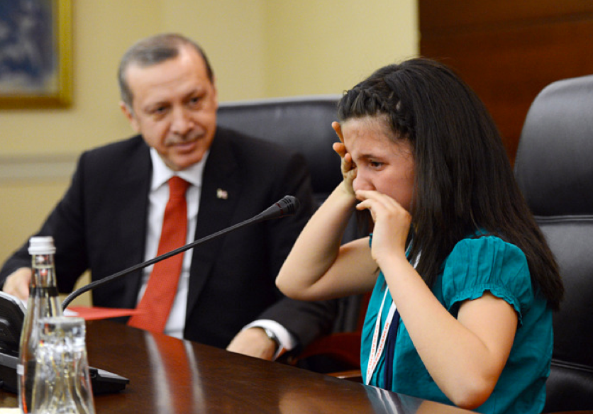 Küçük Başbakan hıçkıra hıçkıra ağladı